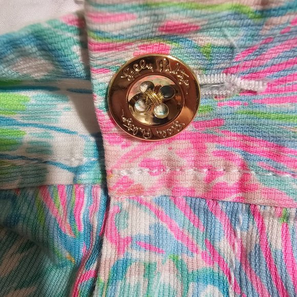 Lilly pulitzer shorts 🌴 - Picture 3 of 5